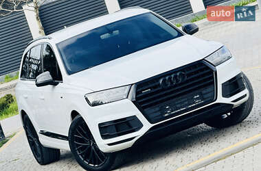 Внедорожник / Кроссовер Audi Q7 2016 в 