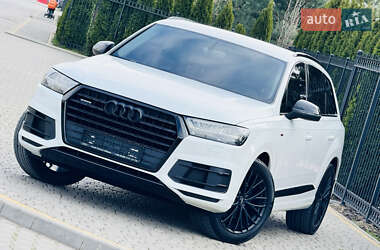 Внедорожник / Кроссовер Audi Q7 2016 в 