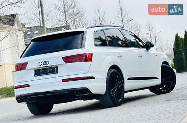 Внедорожник / Кроссовер Audi Q7 2016 в 