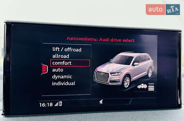 Внедорожник / Кроссовер Audi Q7 2016 в 