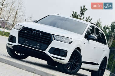 Внедорожник / Кроссовер Audi Q7 2016 в 