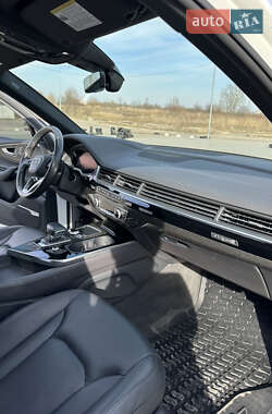 Внедорожник / Кроссовер Audi Q7 2018 в 