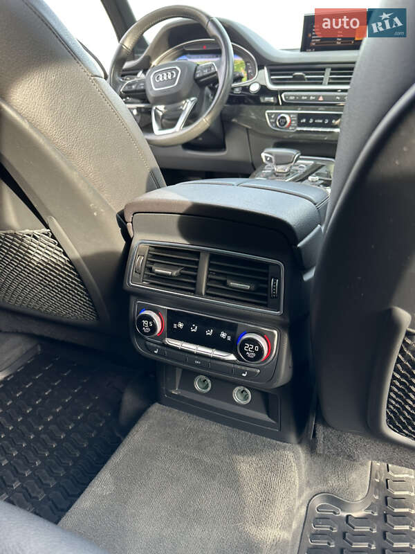 Внедорожник / Кроссовер Audi Q7 2018 в Львове