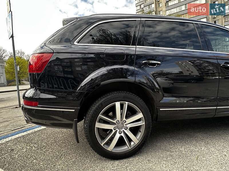 Внедорожник / Кроссовер Audi Q7 2013 в Днепре