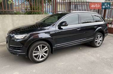 Внедорожник / Кроссовер Audi Q7 2013 в 