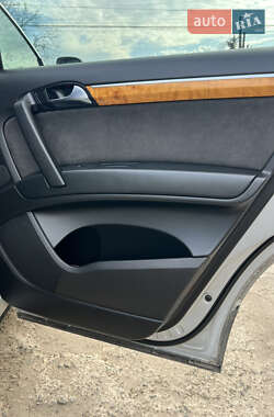 Внедорожник / Кроссовер Audi Q7 2007 в 