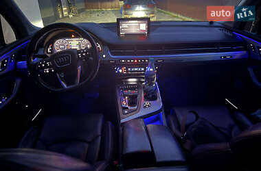 Позашляховик / Кросовер Audi Q7 2019 в 