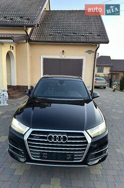 Внедорожник / Кроссовер Audi Q7 2016 в 