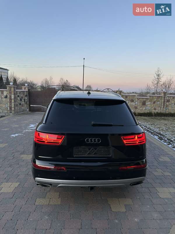 Позашляховик / Кросовер Audi Q7 2016 в Івано-Франківську
