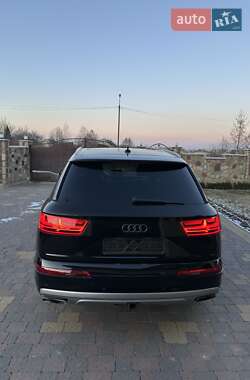 Внедорожник / Кроссовер Audi Q7 2016 в 