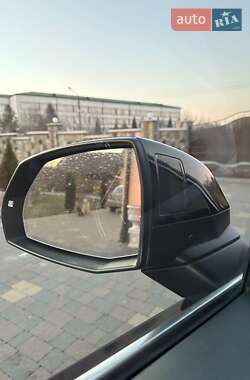 Внедорожник / Кроссовер Audi Q7 2016 в 