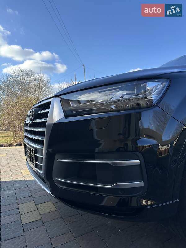Позашляховик / Кросовер Audi Q7 2016 в Івано-Франківську