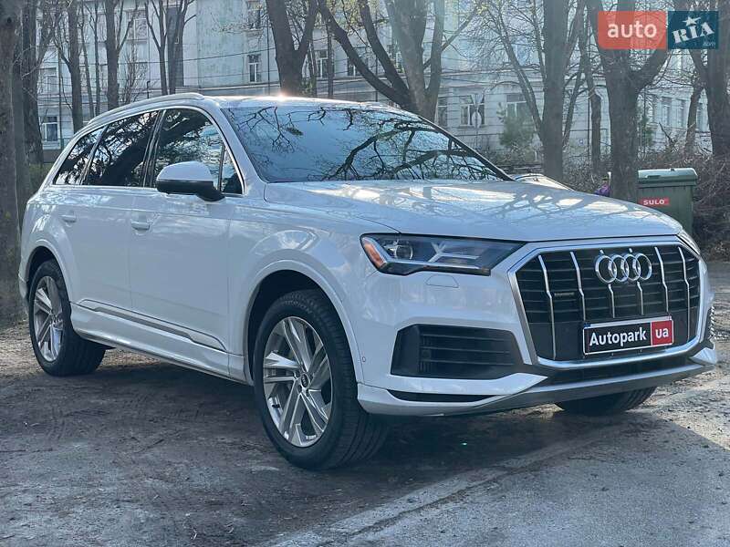 Внедорожник / Кроссовер Audi Q7 2020 в Киеве