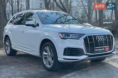 Внедорожник / Кроссовер Audi Q7 2020 в 