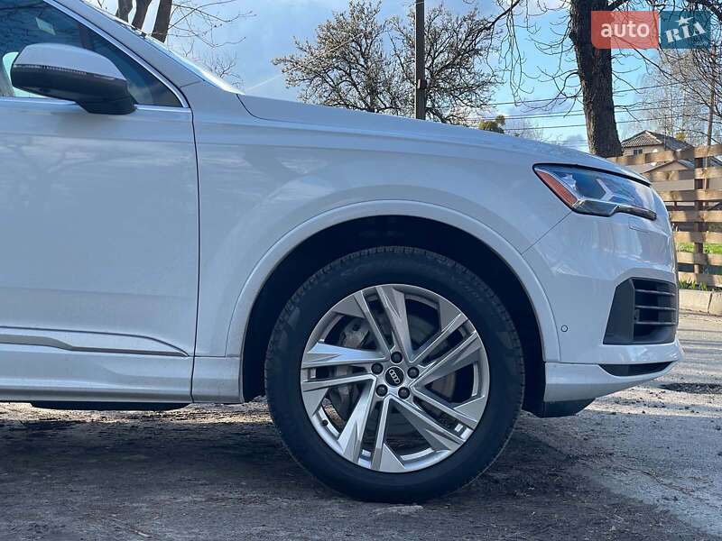Внедорожник / Кроссовер Audi Q7 2020 в Киеве