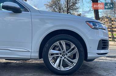 Внедорожник / Кроссовер Audi Q7 2020 в 