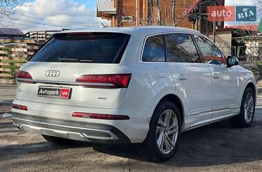 Внедорожник / Кроссовер Audi Q7 2020 в 