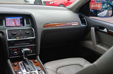 Позашляховик / Кросовер Audi Q7 2014 в 