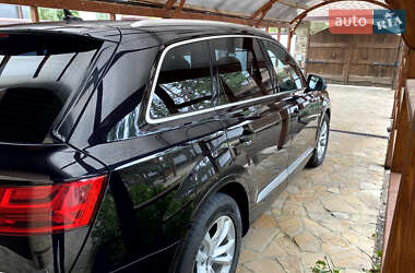 Позашляховик / Кросовер Audi Q7 2016 в 
