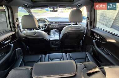Внедорожник / Кроссовер Audi Q7 2017 в 