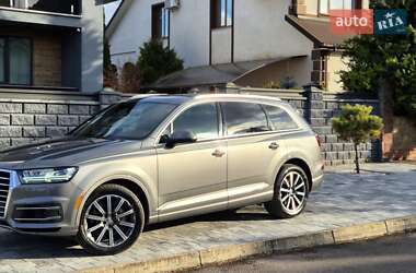Внедорожник / Кроссовер Audi Q7 2017 в 