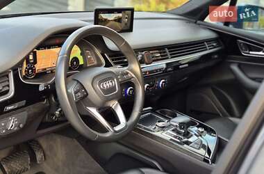 Внедорожник / Кроссовер Audi Q7 2017 в 