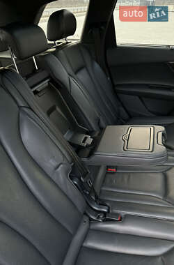 Внедорожник / Кроссовер Audi Q7 2017 в 