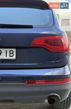 Внедорожник / Кроссовер Audi Q7 2012 в 