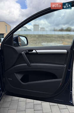 Внедорожник / Кроссовер Audi Q7 2012 в 