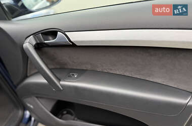 Внедорожник / Кроссовер Audi Q7 2012 в 