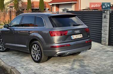 Внедорожник / Кроссовер Audi Q7 2017 в 