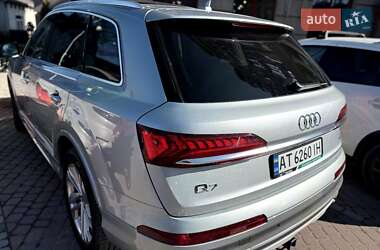 Внедорожник / Кроссовер Audi Q7 2022 в 