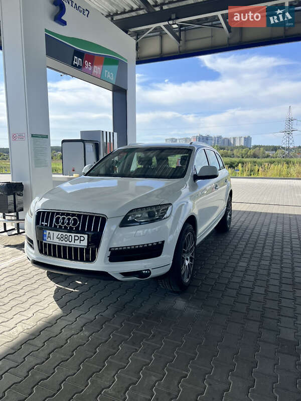 Позашляховик / Кросовер Audi Q7 2014 в Ірпені