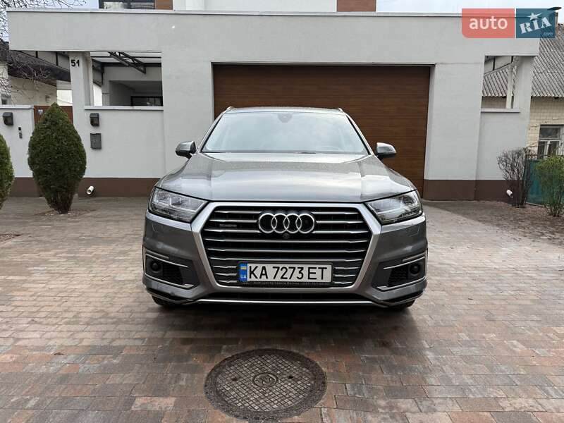 Внедорожник / Кроссовер Audi Q7 2017 в Киеве