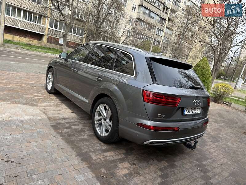 Внедорожник / Кроссовер Audi Q7 2017 в Киеве