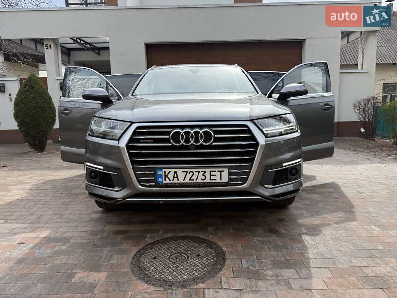 Внедорожник / Кроссовер Audi Q7 2017 в Киеве