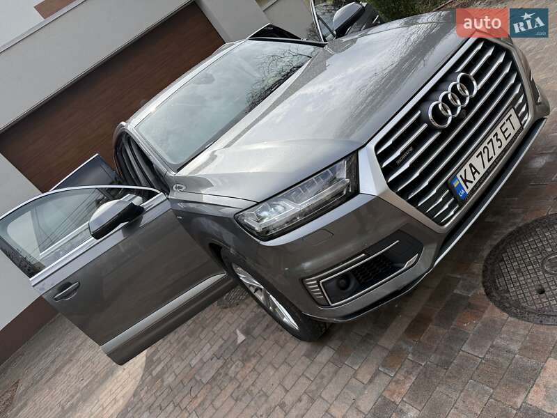 Внедорожник / Кроссовер Audi Q7 2017 в Киеве
