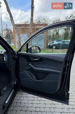 Внедорожник / Кроссовер Audi Q7 2020 в 