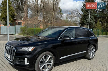 Внедорожник / Кроссовер Audi Q7 2020 в 