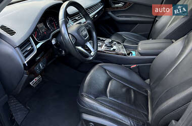 Позашляховик / Кросовер Audi Q7 2017 в 