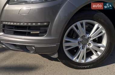 Внедорожник / Кроссовер Audi Q7 2010 в 