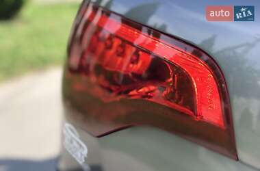 Внедорожник / Кроссовер Audi Q7 2010 в 