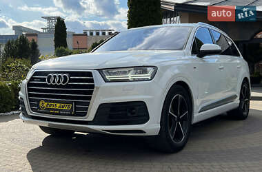 Внедорожник / Кроссовер Audi Q7 2017 в 