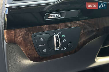 Внедорожник / Кроссовер Audi Q7 2017 в 