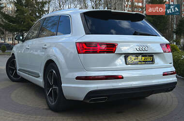 Внедорожник / Кроссовер Audi Q7 2017 в 