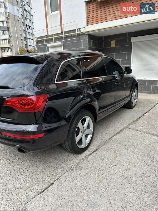 Внедорожник / Кроссовер Audi Q7 2013 в Киеве