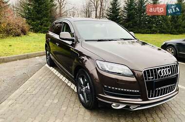 Внедорожник / Кроссовер Audi Q7 2012 в 