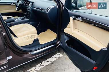 Внедорожник / Кроссовер Audi Q7 2012 в 
