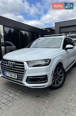 Внедорожник / Кроссовер Audi Q7 2016 в 