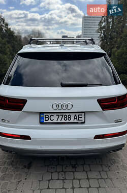 Внедорожник / Кроссовер Audi Q7 2016 в 